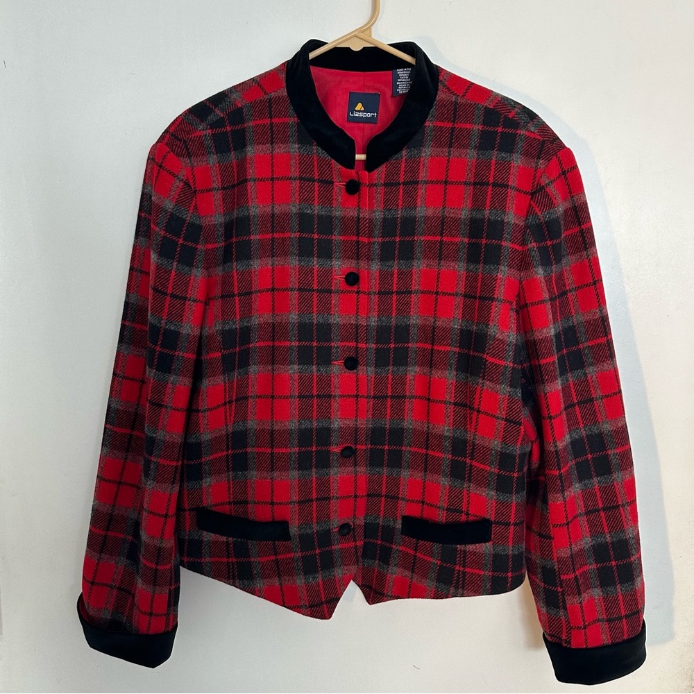 Red and Black Plaid Blazer with Tailored Fit and Soft Fabric